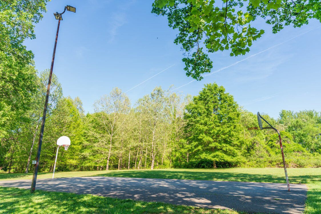 basketball court at Norbeck-Muncaster Mill Neighborhood Park