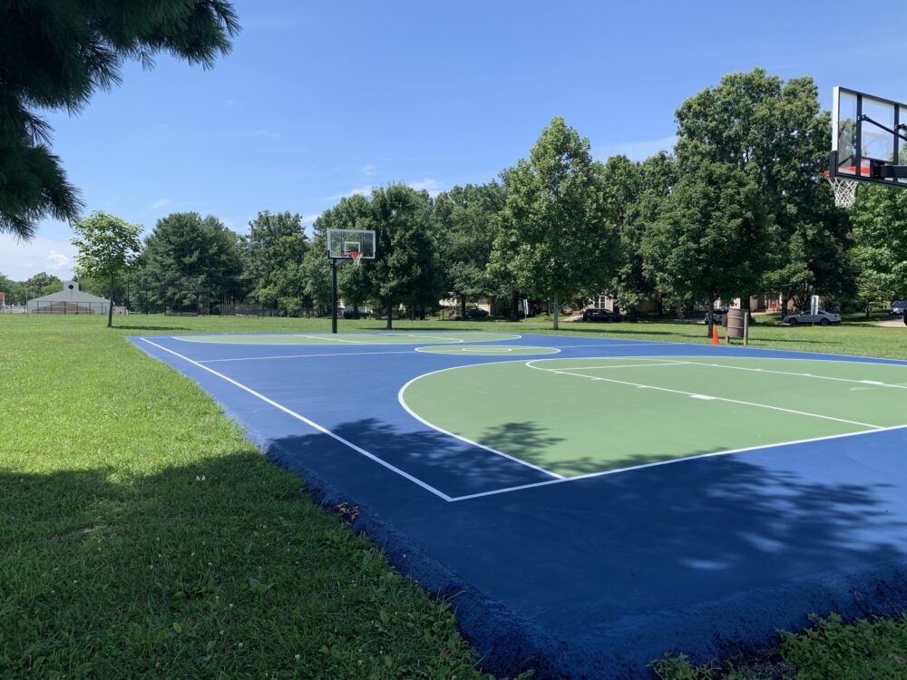 basketball court at Flower Hill Local Park