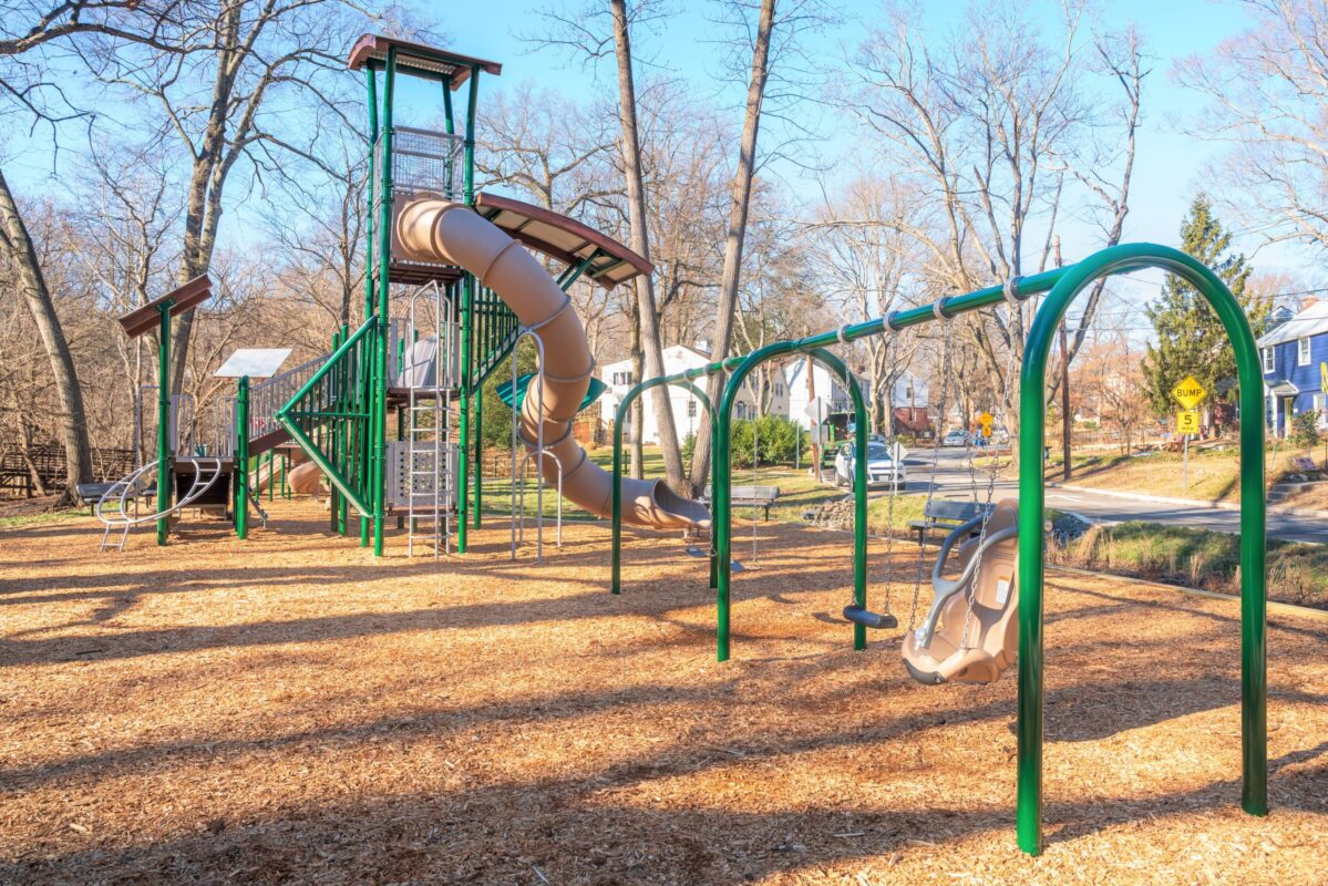 playground at Hillwood Manor Neighborhood Park