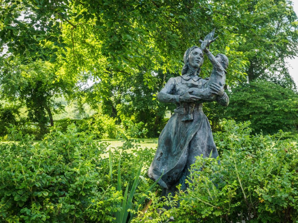 Statue at Woodlawn Manor House