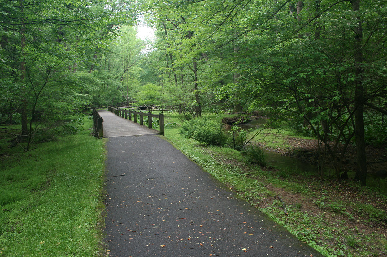 paved path magruder stream valley park
