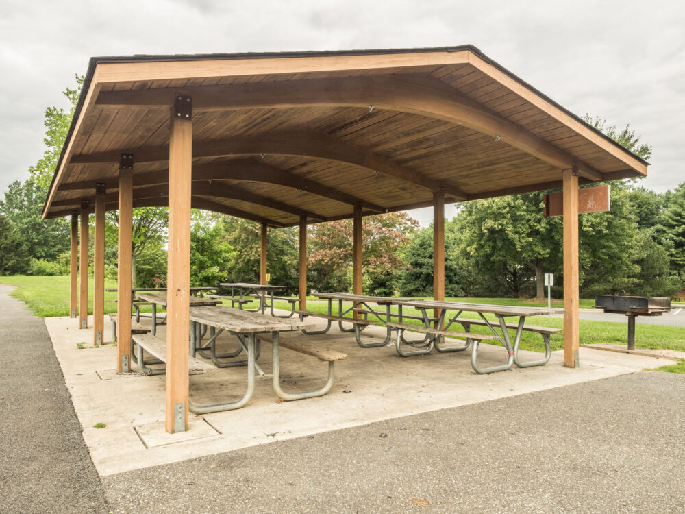 picnic shelter at gunners lake local park