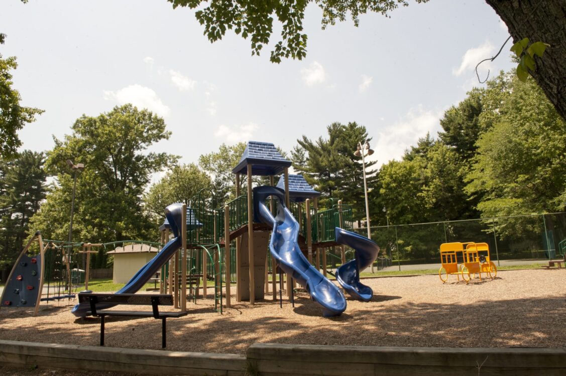 Playground at Maplewood-Alta Vista Local Park