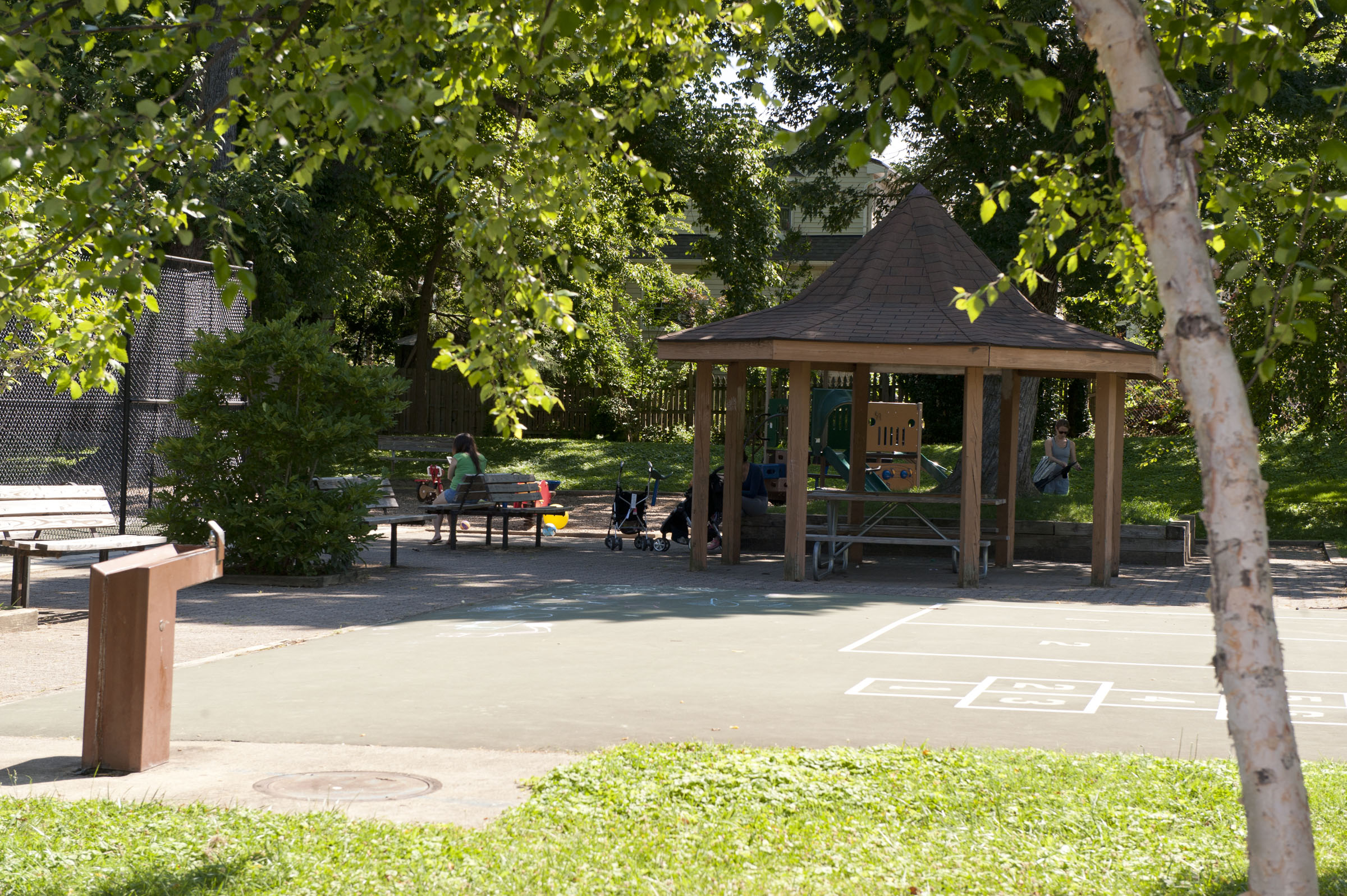 Montgomery Hills Neighborhood Park - Montgomery Parks