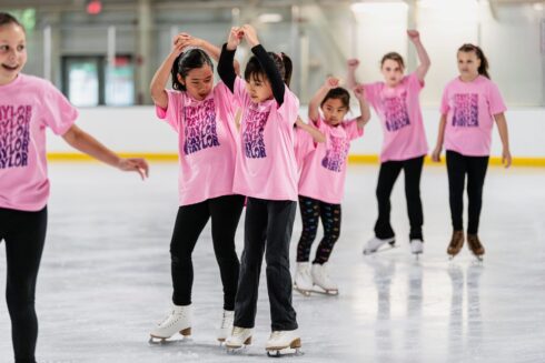 Girls skating in spring ice show