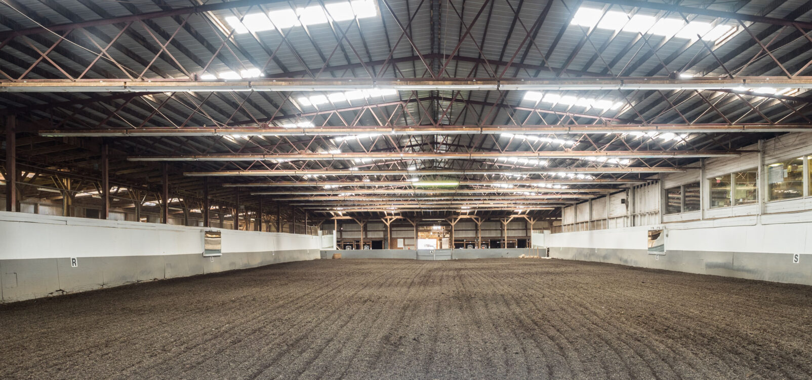 indoor arena Potomac Horse Center Special Park