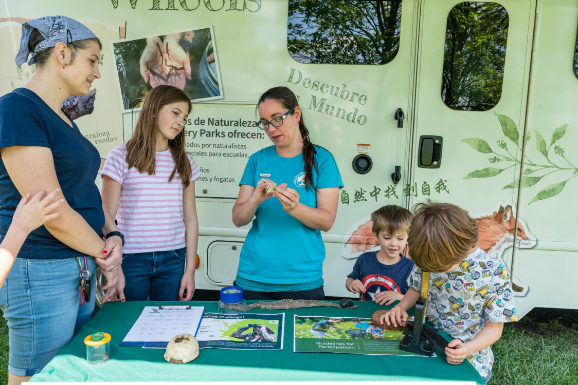 Offering mobile environmental education