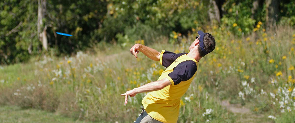 disc golfer 