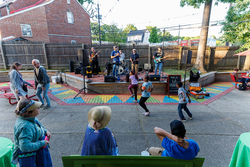 La Unica Irish Band entertaining guests at Flower Avenue Urban Park