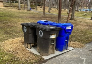 trash cans at wheaton regional park 