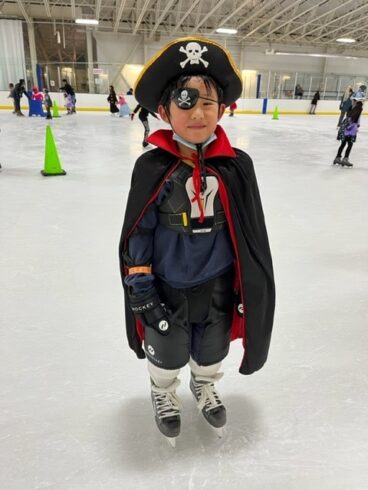 Skater in a pirate costume