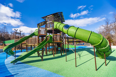 Photo of the new play structure at Greenbriar Local Park