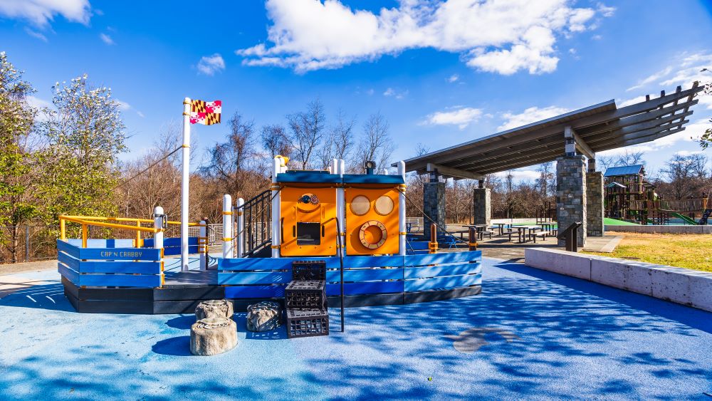 Small playground at Greenbriar Park that looks like a boat