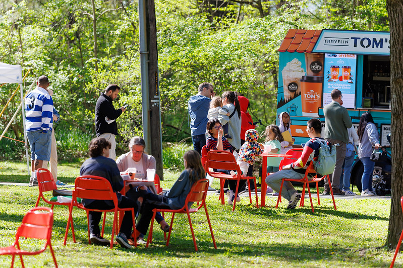 Attendees-sitting-at-cafe-tables